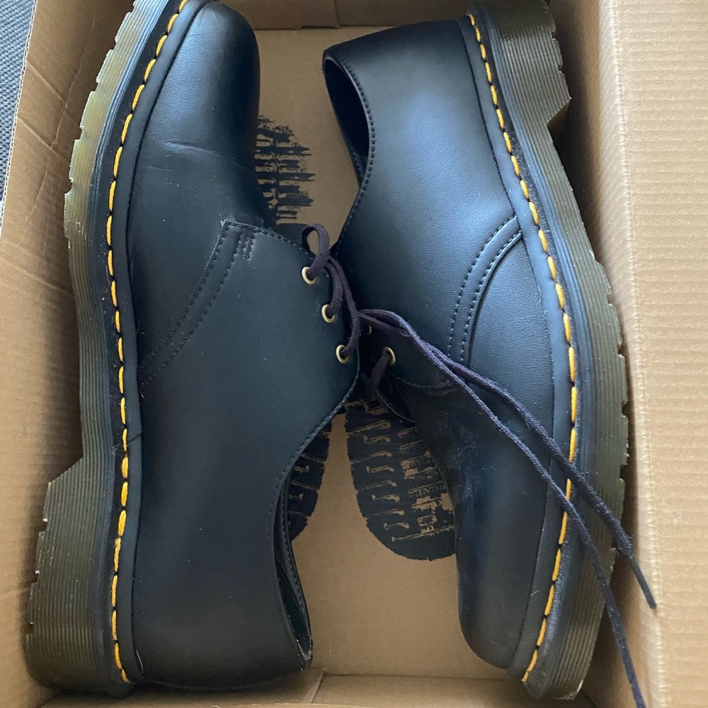 Dr. Martens vegan Oxford womens 11